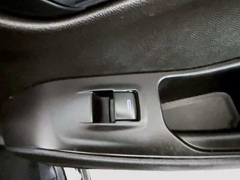 Used 2019 Chevrolet Traverse LT FWD image 31