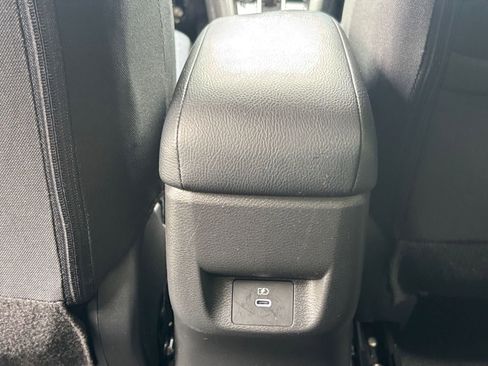 Used 2025 Nissan Versa SV FWD image 23