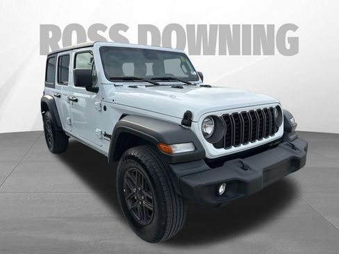 Used 2025 Jeep Wrangler Unlimited Sport AWD/4WD image 3