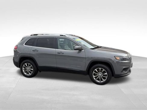 Used 2020 Jeep Cherokee Latitude Plus w/ Travel & Safety Group AWD/4WD image 23