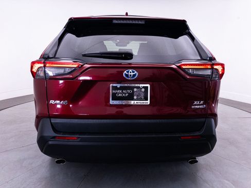 Used 2021 Toyota RAV4 XLE w/ Convenience Package AWD/4WD image 17