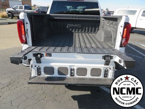 Used 2025 GMC Sierra 1500 AT4 image 17