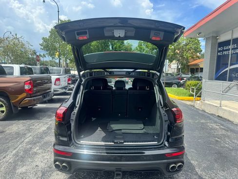 Used 2016 Porsche Cayenne S w/ Premium Plus Package AWD/4WD image 8