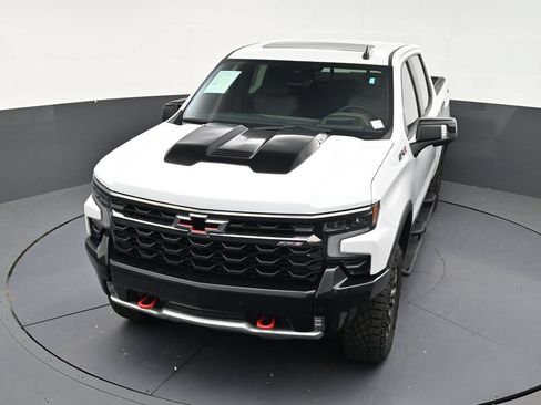 Used 2025 Chevrolet Silverado 1500 ZR2 w/ Technology Package AWD/4WD image 19
