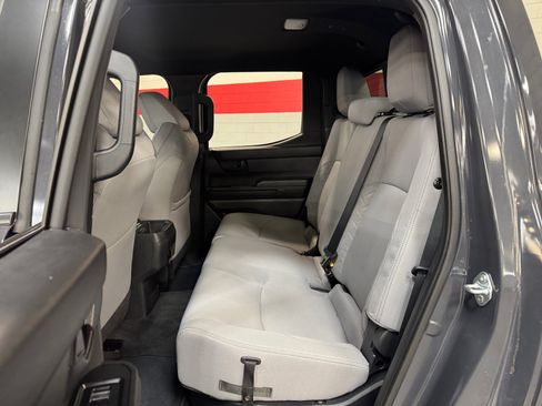Certified 2025 Toyota Tacoma SR5 AWD/4WD image 16
