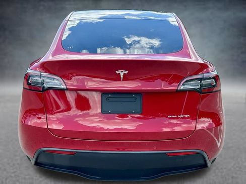 Used 2022 Tesla Model Y Long Range AWD/4WD image 6