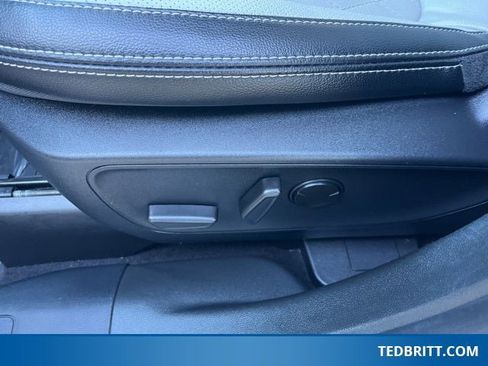 Certified 2024 Ford Escape Platinum w/ Premium Technology Package image 41