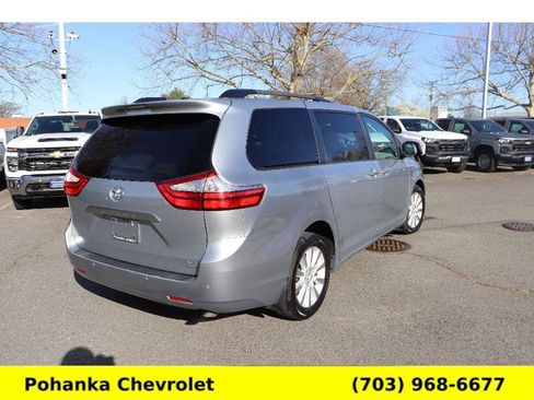 Used 2015 Toyota Sienna XLE Premium image 7