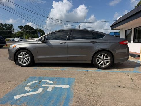 Used 2014 Ford Fusion SE FWD image 5