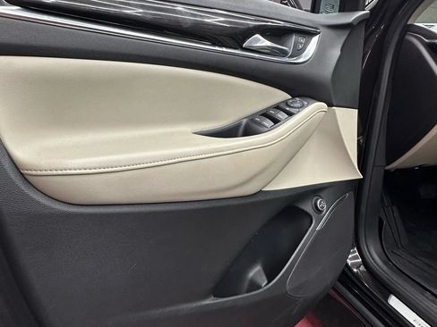 Used 2018 Buick Enclave Essence FWD image 9