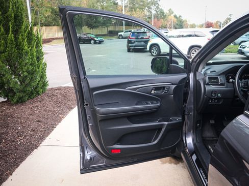 Certified 2024 Honda Ridgeline RTL image 14