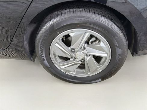 Used 2026 Hyundai Elantra SE FWD image 30