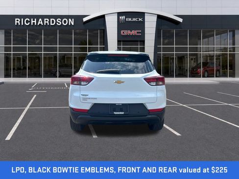 Used 2024 Chevrolet TrailBlazer LS w/ LS Convenience Package AWD/4WD image 4