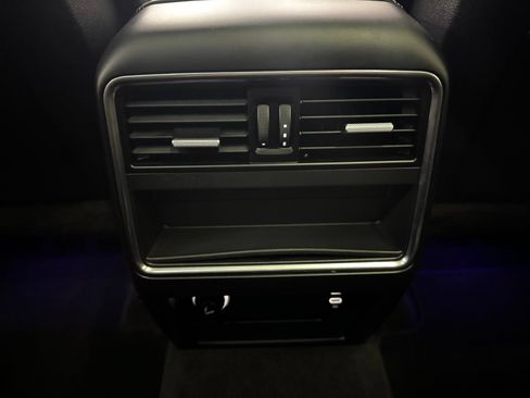 Used 2021 Porsche Cayenne Coupe w/ Premium Package AWD/4WD image 32
