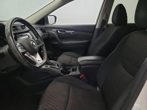 Used 2018 Nissan Rogue SV image 17