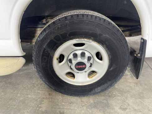 Used 2016 GMC Savana 2500 image 20