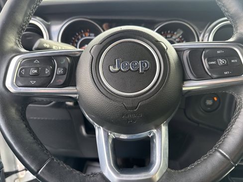 Used 2021 Jeep Wrangler Unlimited Sahara AWD/4WD image 25