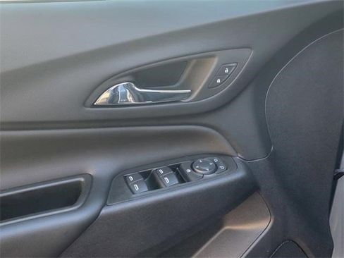 Certified 2023 Chevrolet Equinox LT w/ Driver Convenience Package image 6