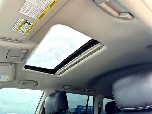 Used 2021 Nissan Armada Platinum w/ Captain's Chairs Package image 14