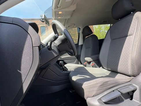 Used 2019 Volkswagen Tiguan S FWD image 2