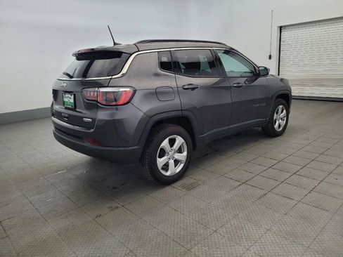 Used 2019 Jeep Compass Latitude w/ Cold Weather Group AWD/4WD image 10