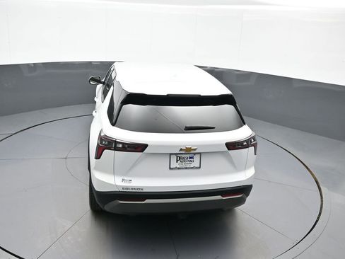 Used 2025 Chevrolet Equinox LT FWD image 37
