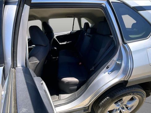 Used 2023 Toyota RAV4 LE AWD/4WD image 19