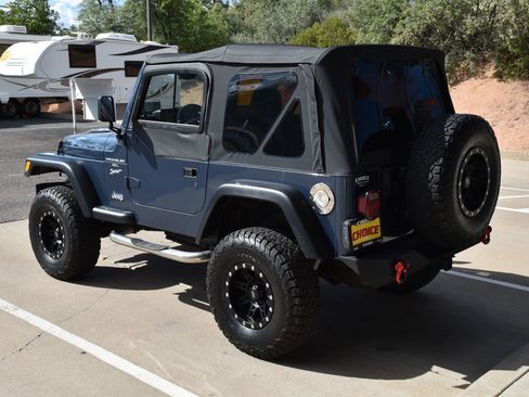 Used 2001 Jeep Wrangler Sport image 3