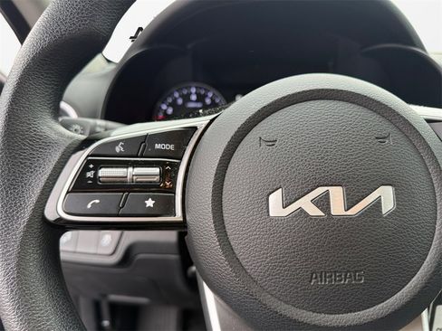 Certified 2023 Kia Forte LXS w/ LXS Technology Package image 25