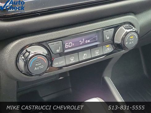 Used 2023 Nissan Kicks SR w/ SR Premium Package FWD image 17