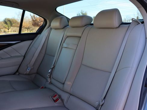 Used 2015 INFINITI Q50 Premium w/ Deluxe Touring Package image 17