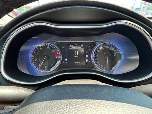 Used 2015 Chrysler 200 Limited FWD image 21