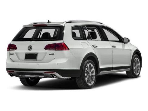 Used 2017 Volkswagen Golf Alltrack SE AWD/4WD image 2