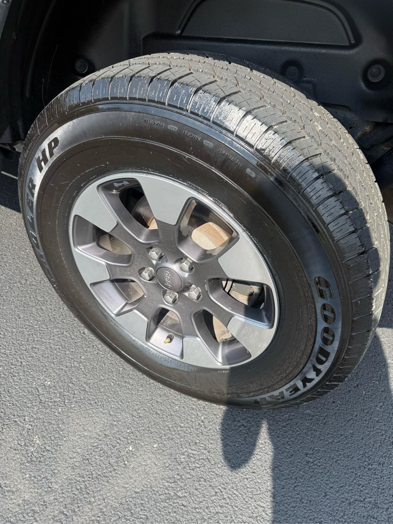 Used 2018 Jeep Wrangler Unlimited Sahara AWD/4WD image 15