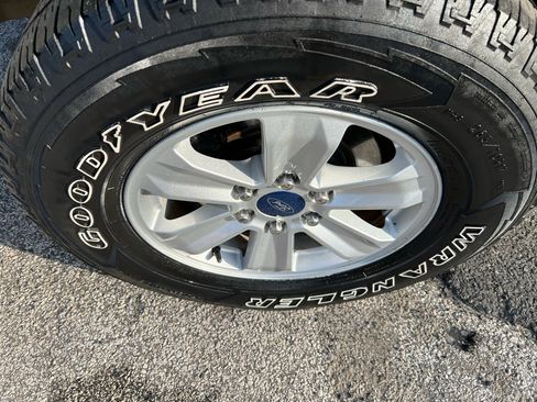 Used 2019 Ford F150 XLT image 5