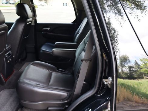 Used 2014 Cadillac Escalade Premium AWD/4WD image 20