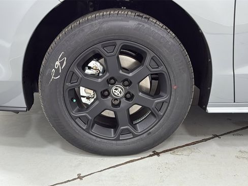 New 2026 Toyota Sienna XLE Woodland Edition image 25