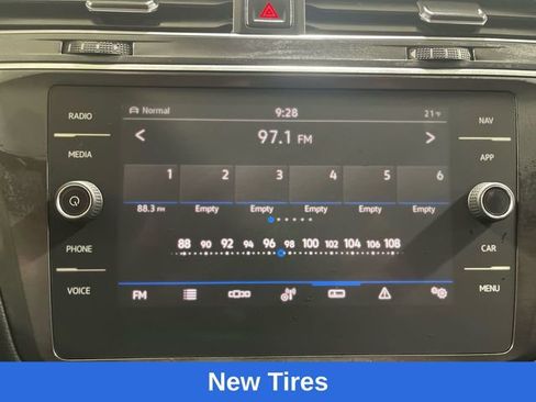 Used 2023 Volkswagen Tiguan SEL R-Line AWD/4WD image 16