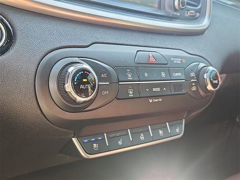 Used 2016 Kia Sorento SX image 17