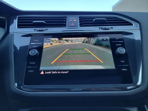 Certified 2023 Volkswagen Tiguan SE R-Line FWD image 23