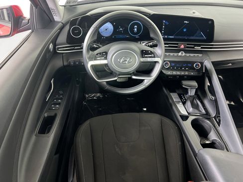 Used 2023 Hyundai Elantra SEL w/ Convenience Package image 22