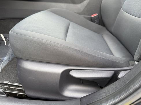 Used 2024 Toyota Prius LE image 18