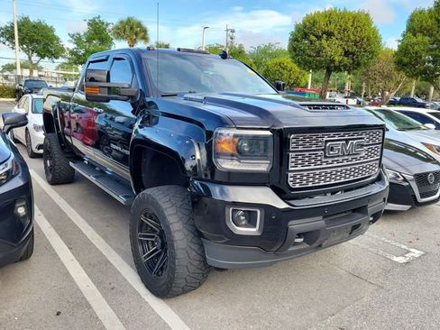 Used 2019 GMC Sierra 3500 Denali w/ Duramax Plus Package image 3