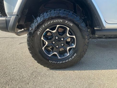 Used 2023 Jeep Wrangler Unlimited Rubicon 4xe w/ Steel Bumper Group AWD/4WD image 8