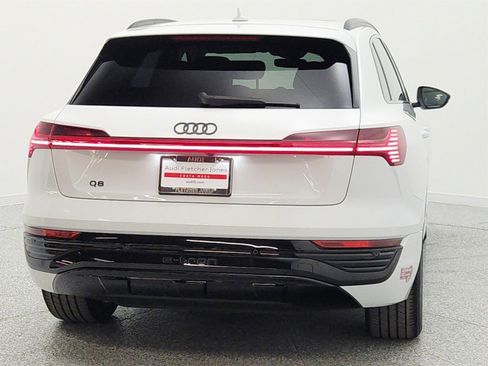 Used 2024 Audi Q8 e-tron Premium Plus w/ Premium Plus Package AWD/4WD image 6