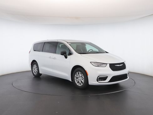 New 2026 Chrysler Pacifica Select image 31