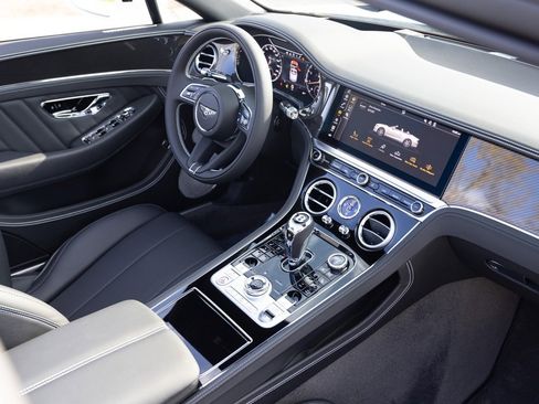 Used 2024 Bentley Continental GT image 69