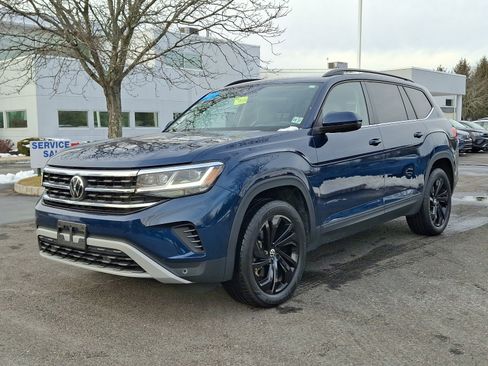 Certified 2023 Volkswagen Atlas SE image 3