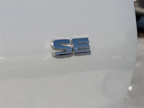 Used 2024 Mitsubishi Outlander SE image 20