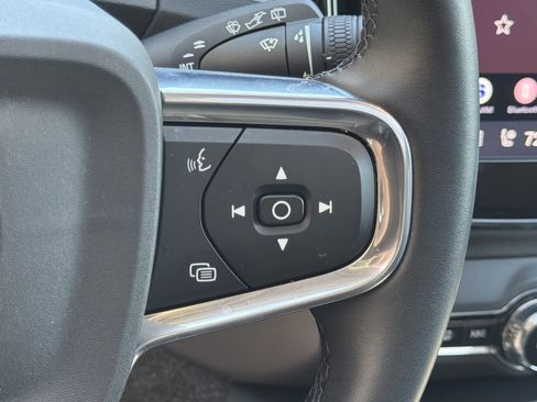 Certified 2025 Volvo XC40 B5 Core image 20